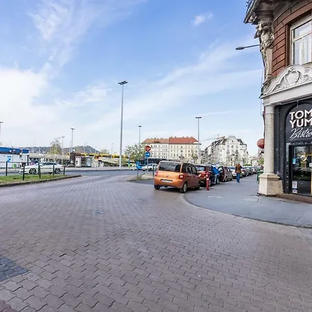 Bpr Thrill Design With A/c 布达佩斯