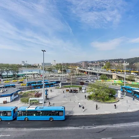 Bpr Thrill Design With A/c 布达佩斯