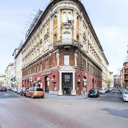 Bpr Thrill Design With A/c Budapeşte